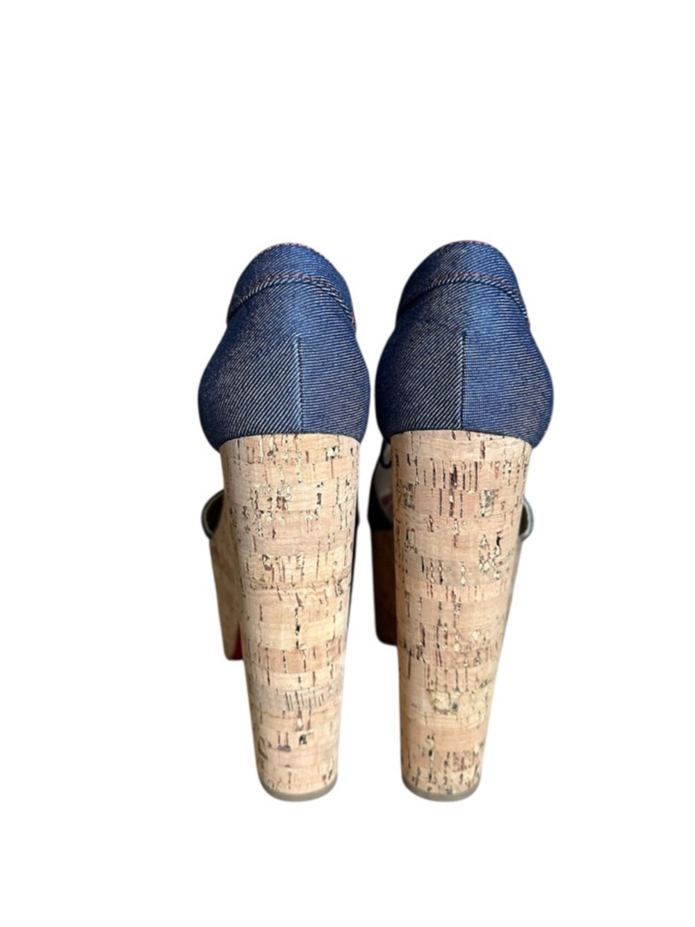 Christian Louboutin
Ordonanette denim heels
RETAIL 995 - Picture 7 of 11